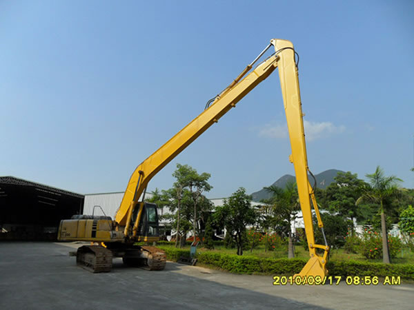Two-section long-reach boom